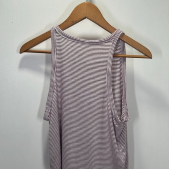 American Eagle White and Red Top - Picture 2 of 2